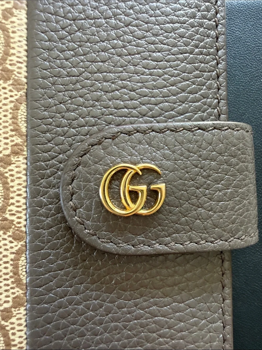 Gucci compact card